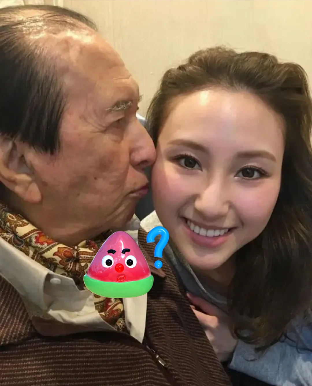 赌王千金何超云把和未婚夫合照一夜删光