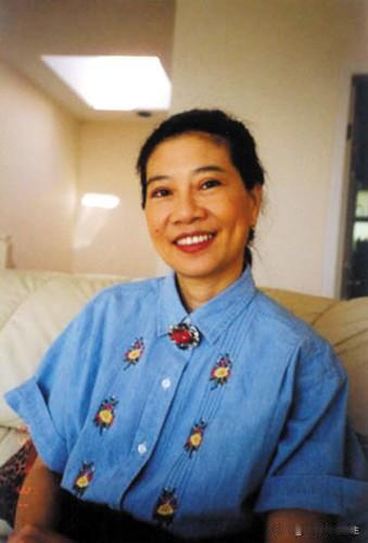 亦舒说过一段话：“这一年来，我了解到钱的重要，有钱，就可以将生活带入更舒适的境界