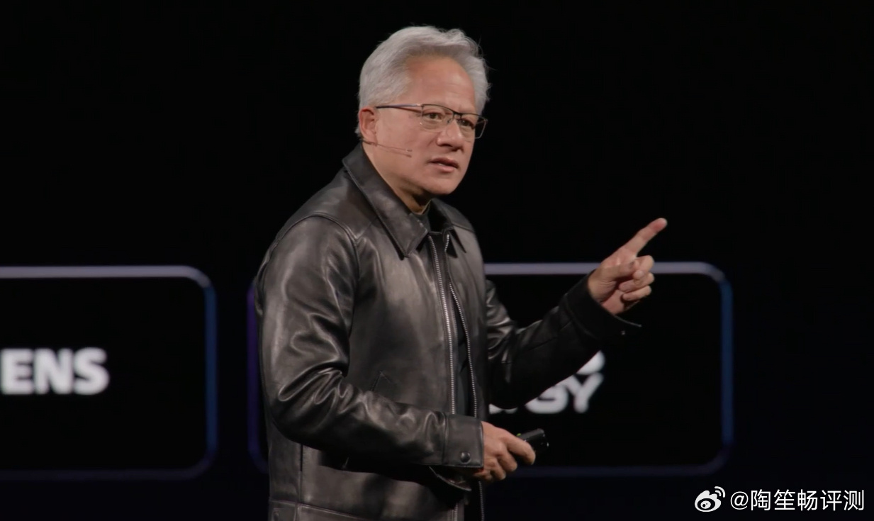 英伟达创始人兼 CEO 黄仁勋在 GTC 柏林大会上表示，AI 的发展将增加软件