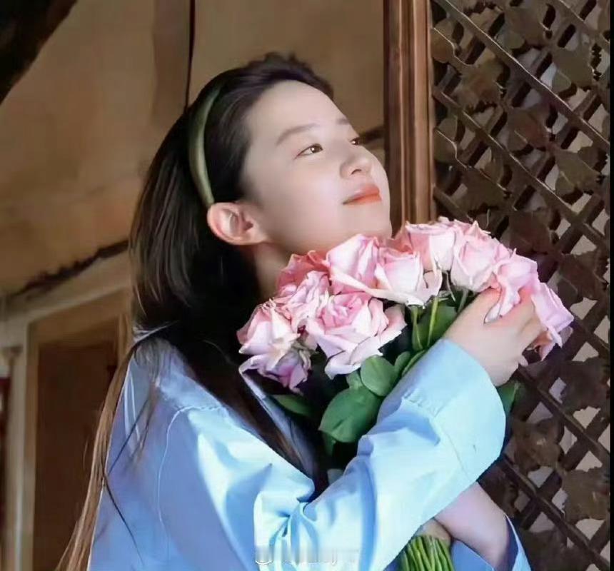 刘亦菲已经26了，离27还远吗迎接香香的刘亦菲，刘亦菲同款香