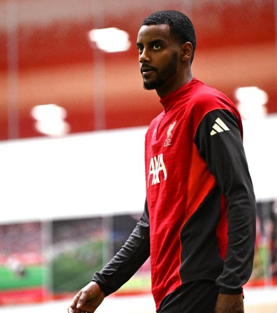 欧洲转会新闻！
★王者归来！
伊萨克开始个人训练但还未参加球队合练，赶不上与曼城