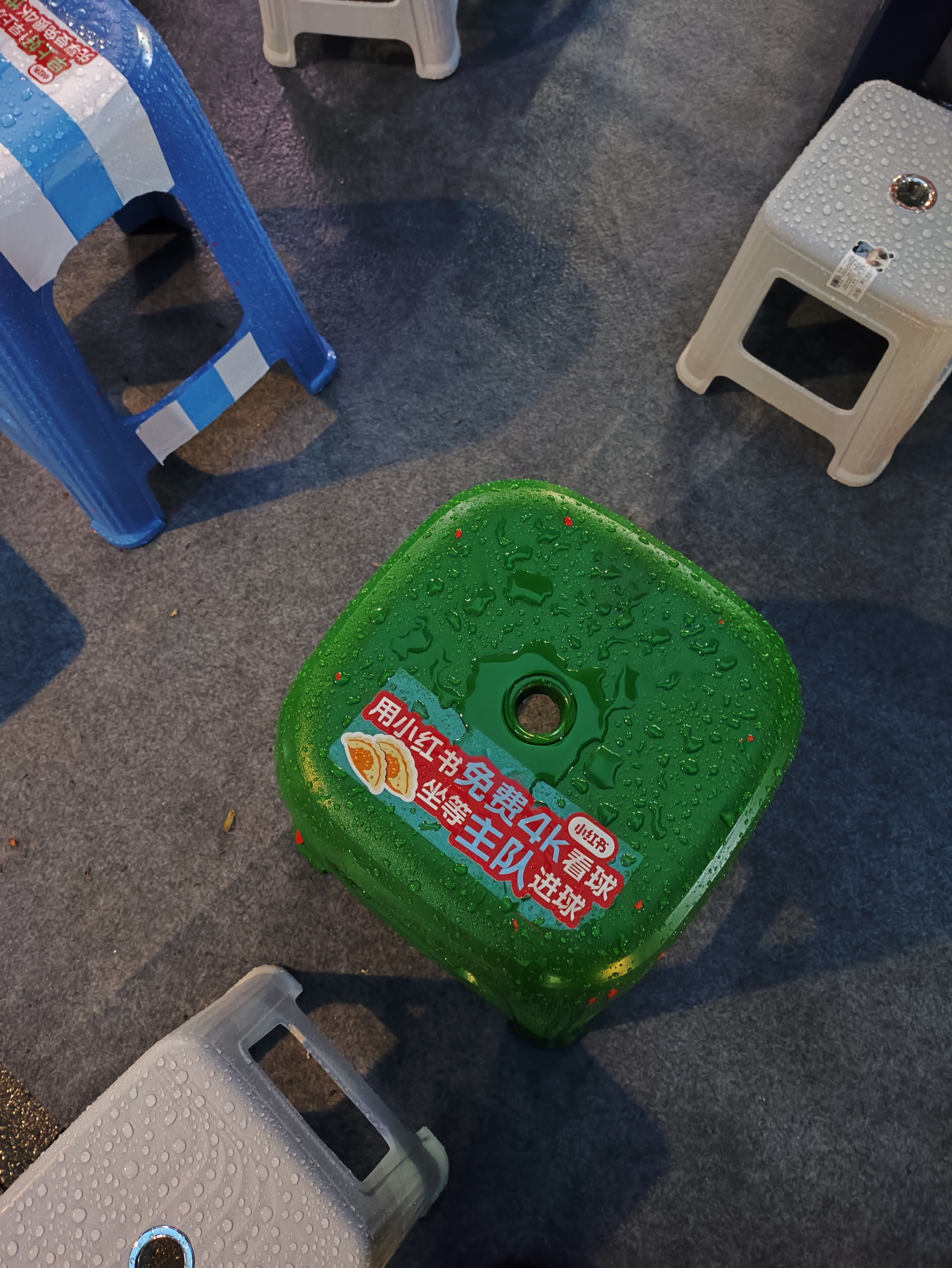 阿根廷赢了但把疲惫写在脸上阿根廷苦战拿下胜利，球员满脸疲惫尽显赛程消耗，武汉全城