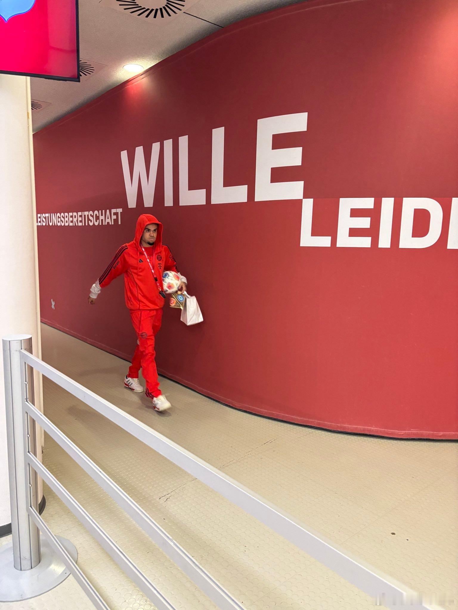 MVP有點像——「老太太剛逛完菜市場」呀❤️🤍