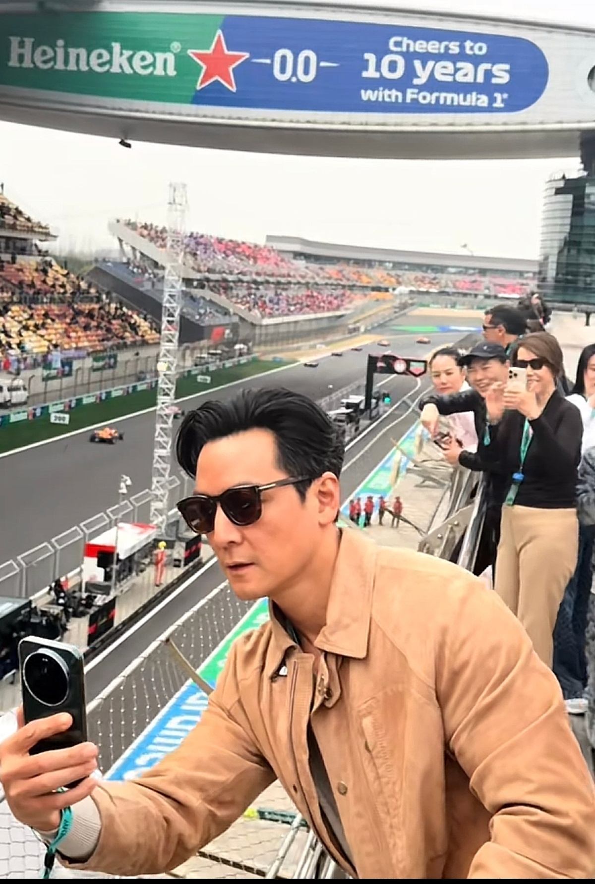 吴彦祖用小米，我也用小米，我=彦祖你好，请叫我 彦祖小米科技