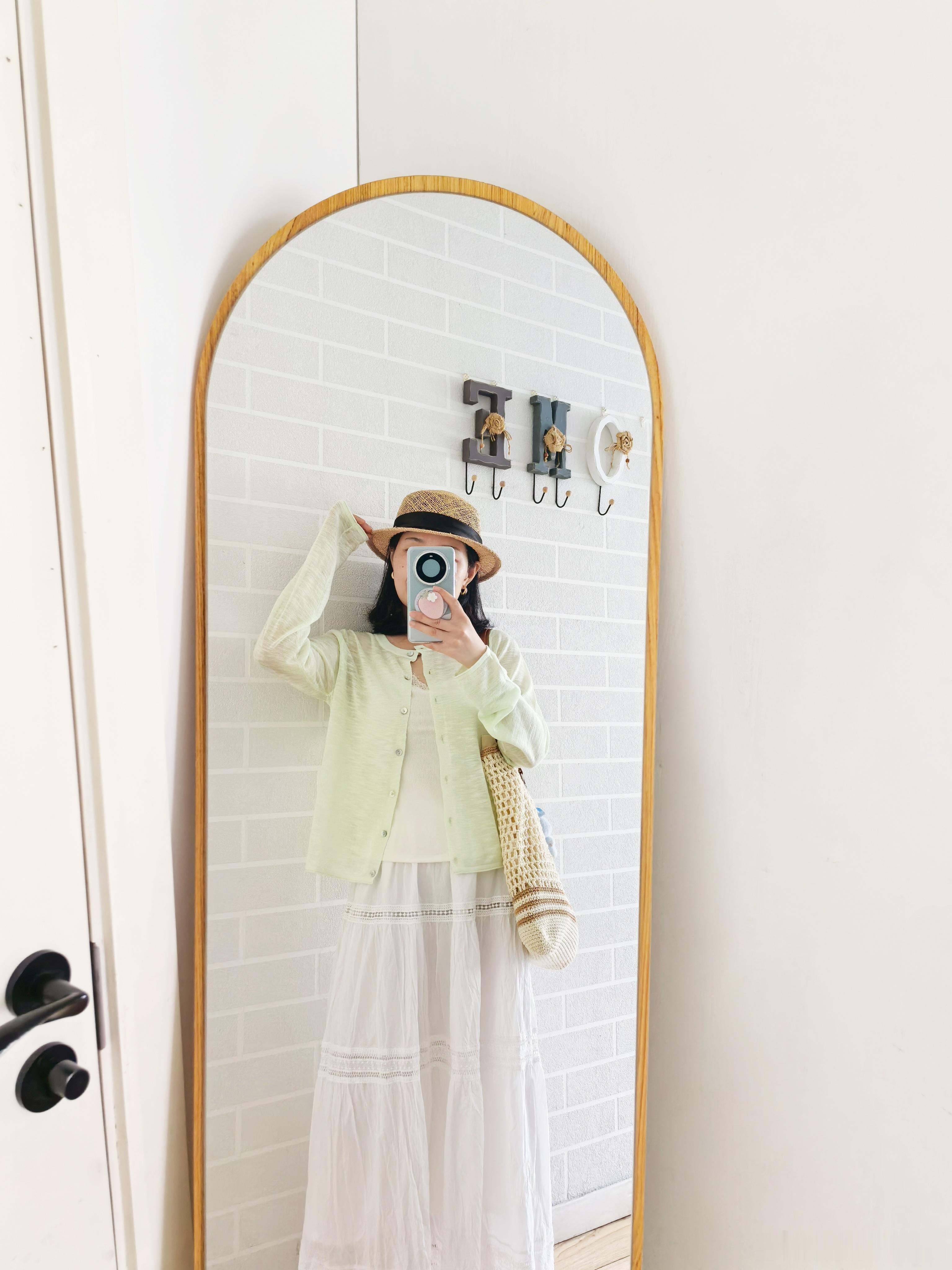 薄荷绿防晒衫+小白裙这身清新又好看啊～随手拍今天穿什么ootd