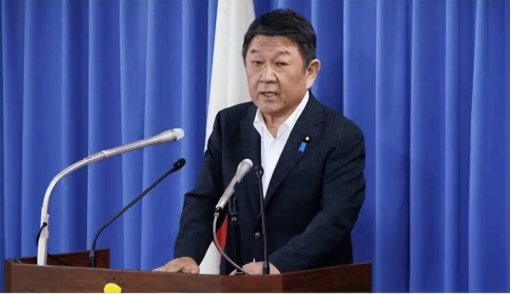 *日本外务大臣茂木敏充7月12日就南海仲裁案裁决出台十年发表谈话，公然为所谓非法