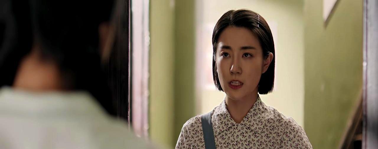 那些打着关心名义来敲门的人，往往最盼着你过得惨。
 
冯琳死死盯着费霓脖子上的创