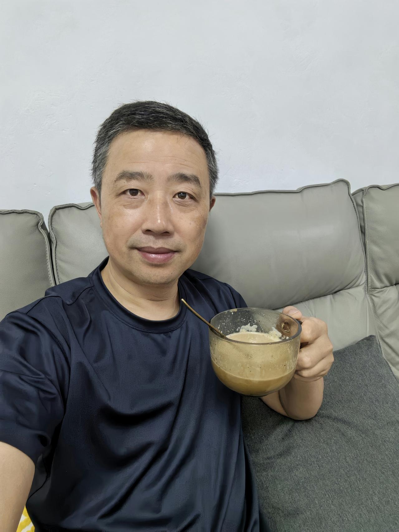 今天是戒酒第353天，距离满一整年只剩11天。一整年滴酒不沾，这会是我人生中一个