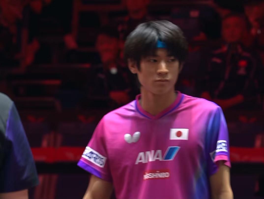 新加坡大满贯王楚钦3:0户上隼辅—尽管王楚钦被判罚一分！
恭喜王楚钦强势晋级男单