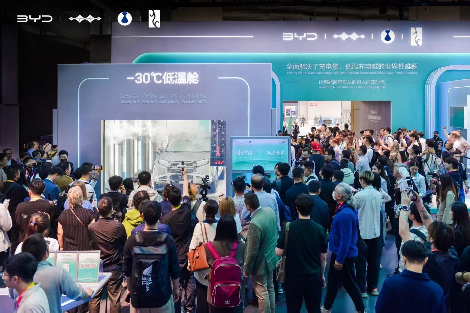 北京车展比亚迪集团E3馆 观者云集 技术为王 