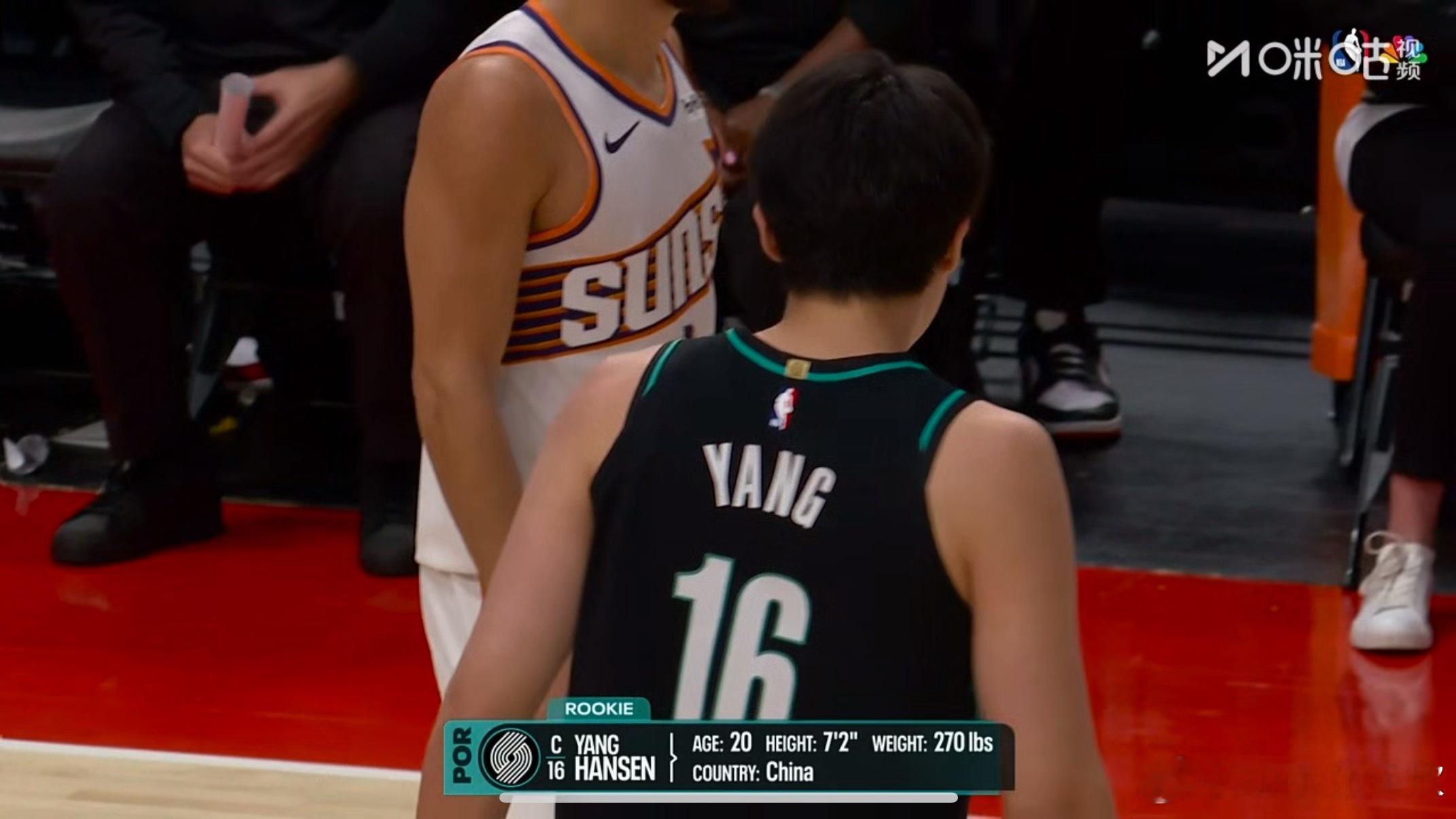 杨瀚森时隔8场再次登场！也是他11月的第一次NBA登场！ 