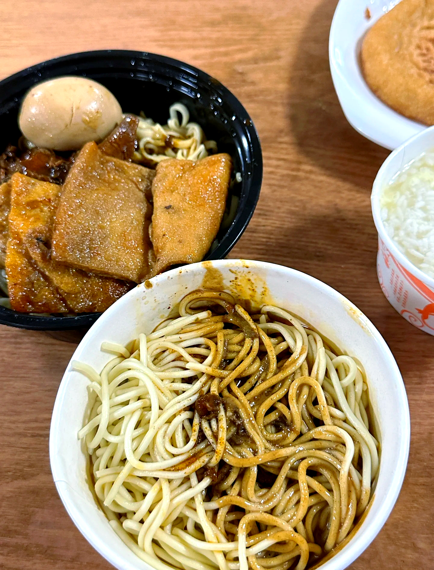 武汉也吃得太好了吧 来武汉根本没有空肚子离开的机会！早餐花样多到挑花眼，正餐鲜辣