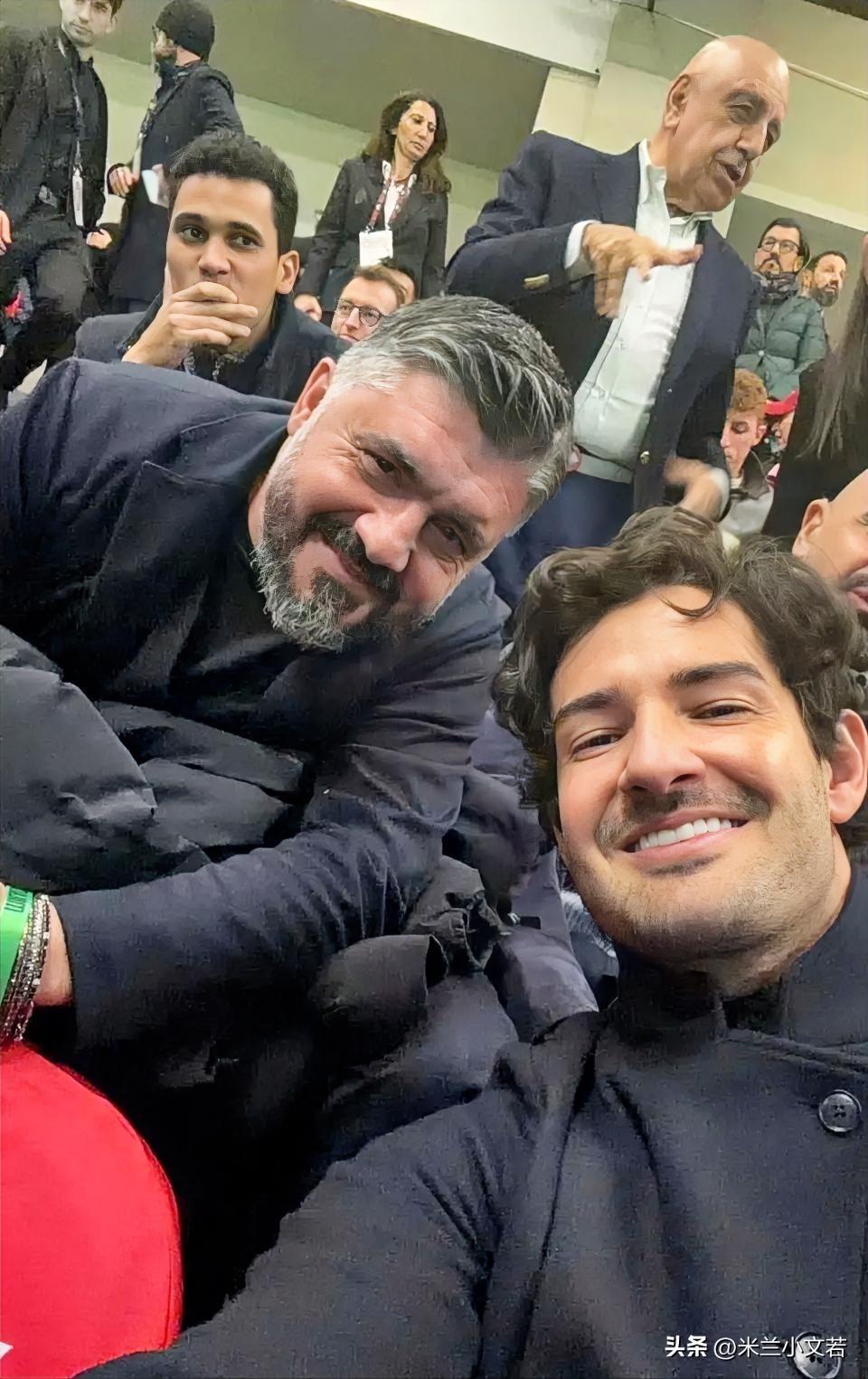 米兰俱乐部的门面都在看台。之前米兰德比可以说是星光熠熠，现在这样的星光只能在看台