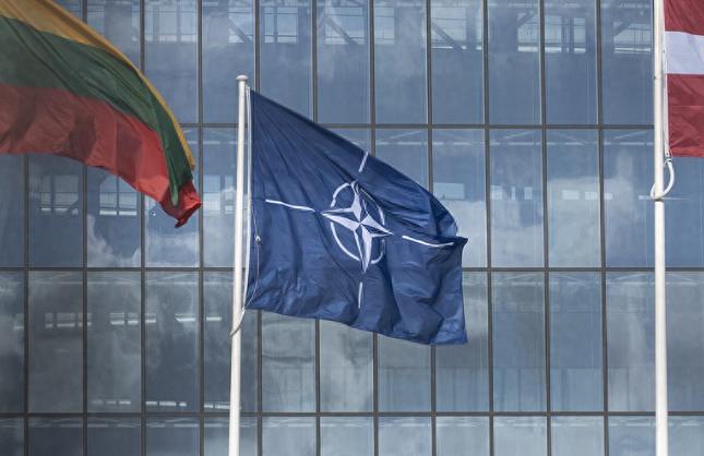 特朗普又开始作妖了，这次还是冲着北约来的，直接放话要让美国退出北约，结果德国硬气