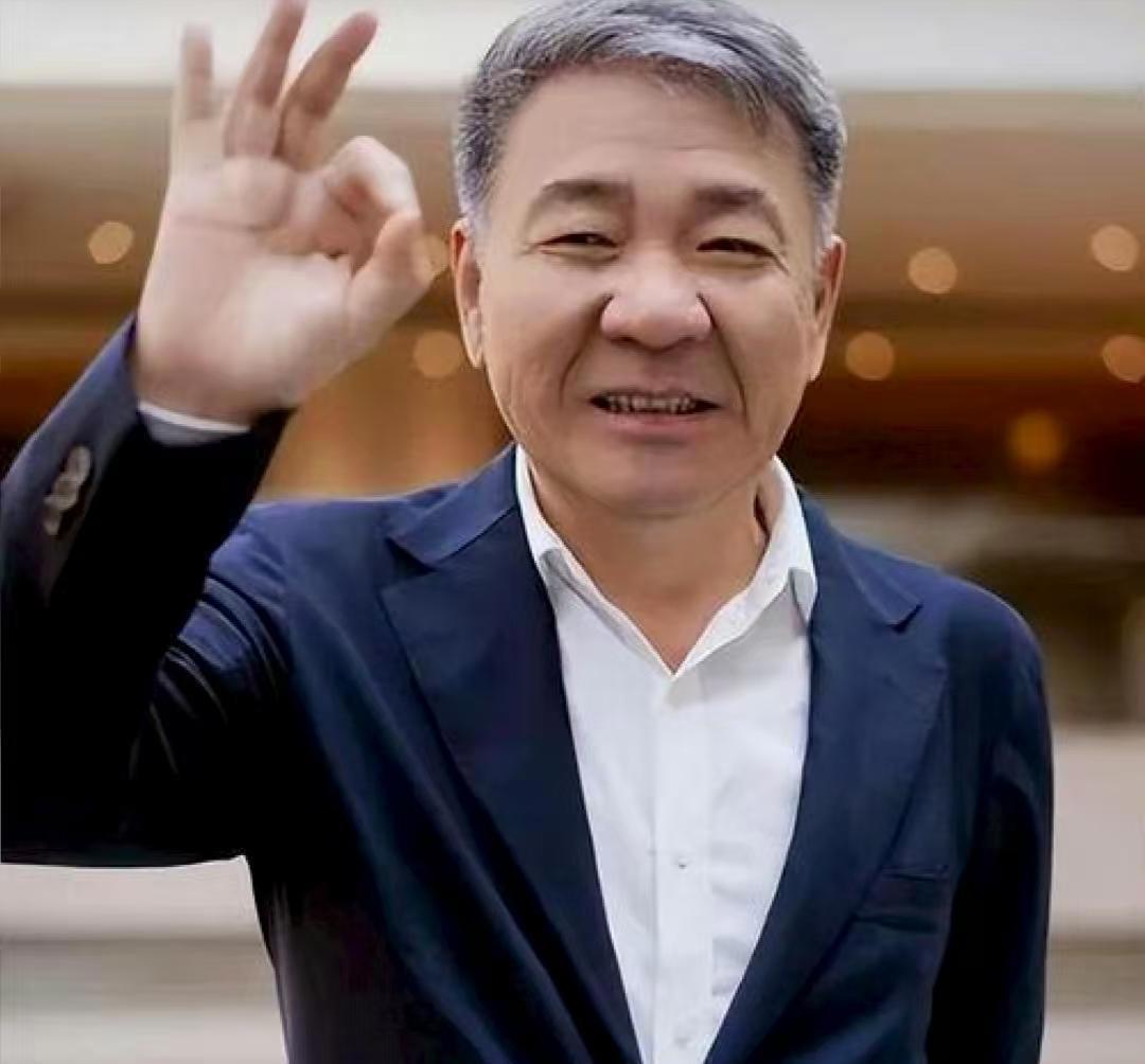郑晓龙要翻拍《红楼梦》，
这事儿可太火啦！
大导演碰上中国文学巅峰，
想想就够激