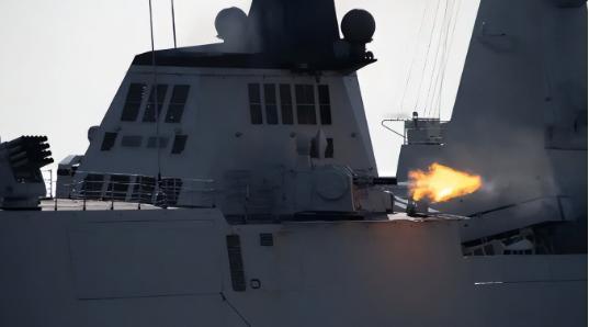 东部战区连续两天围岛军演，发出十分强烈的信息：我军有能力突然实施对台岛的全面包围