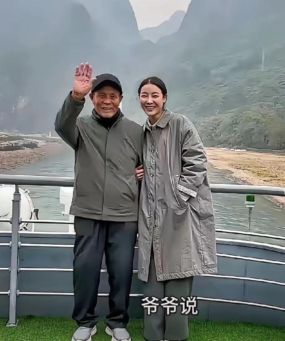 泪目！河南95后女孩，父母智力低下，爷爷、奶奶把她拉扯大。哪知，叔叔意外受伤残废