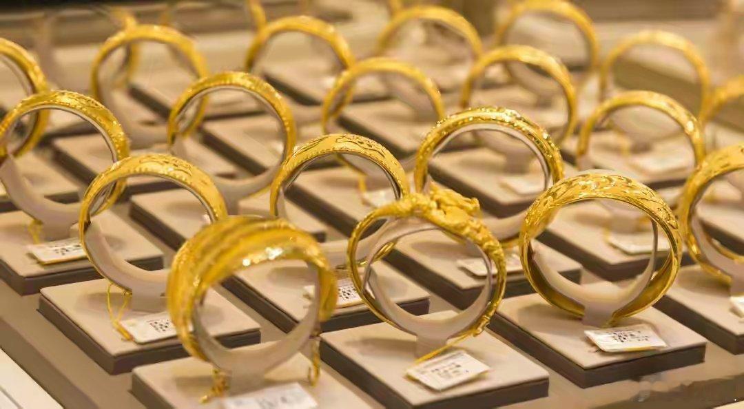 现货黄金现货黄金创近三个月新高！四川黄金涨停，工行、农行等多家银行积存金涨破10