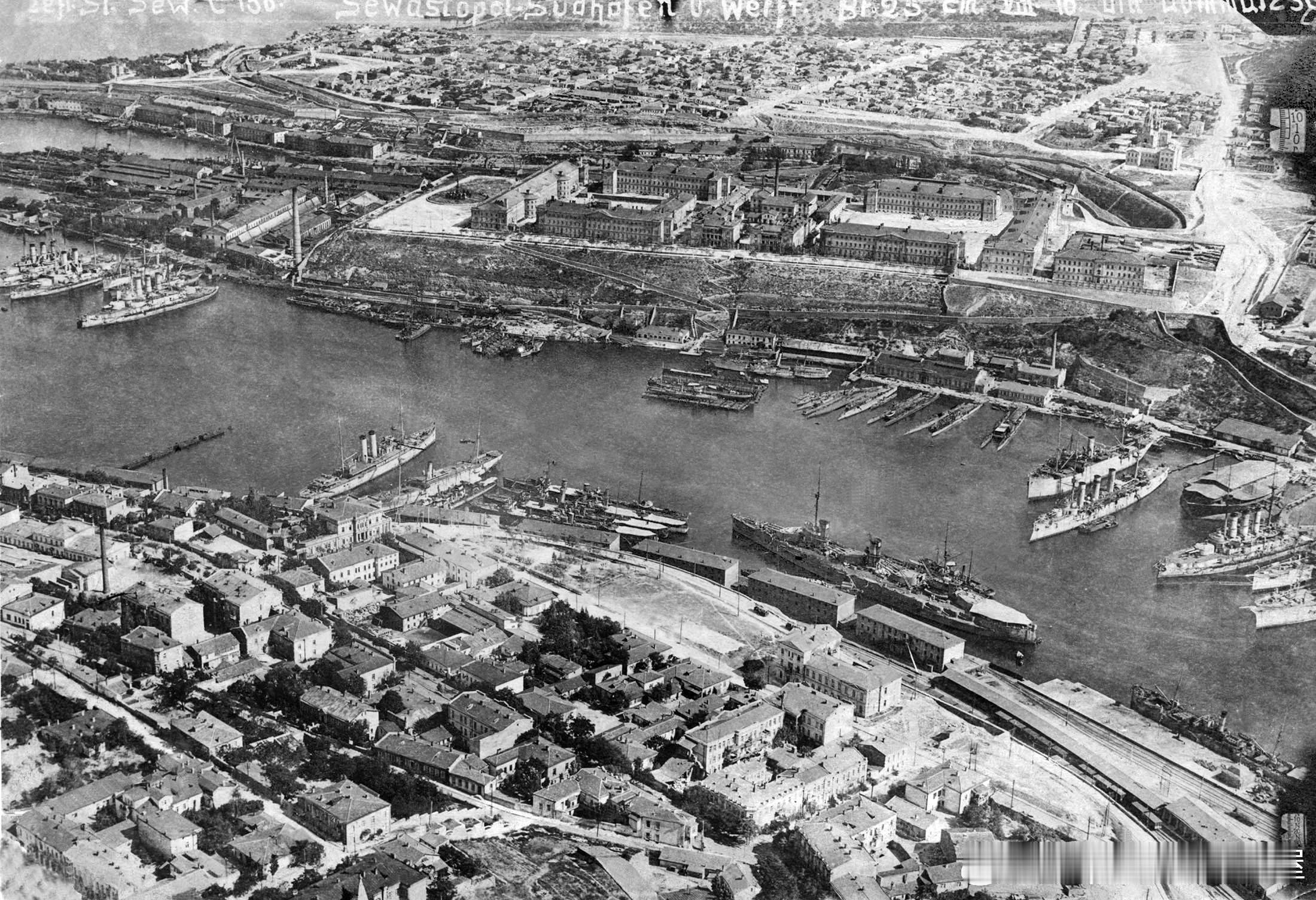 1918年塞瓦斯托波尔南海湾历史影像