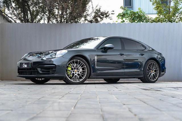 保时捷Panamera改款原型路测图曝光别啊我这个还有现货呢还是绿牌 E- Hy