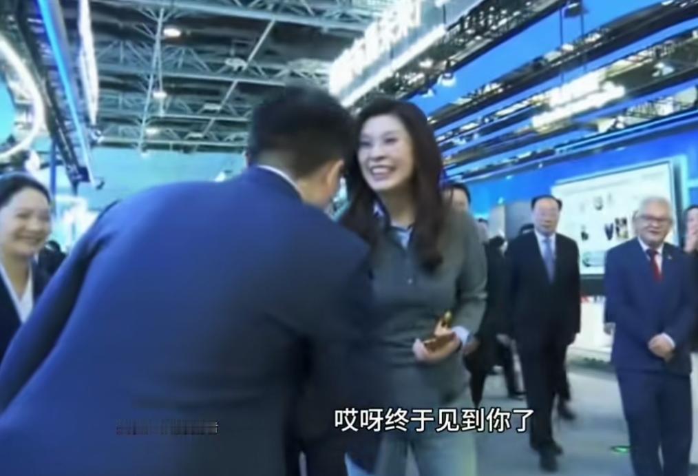 国民党主席郑丽文在中关村见到来自台湾的老乡，在这里创业的台青，际泰科技37岁的负