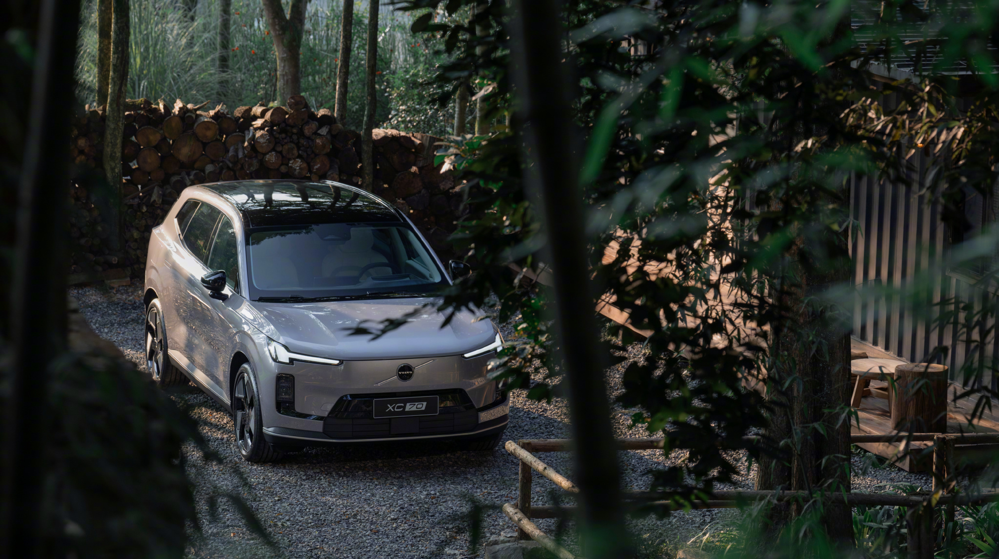 沃尔沃全新XC70预售价29.99万起  刚刚，沃尔沃全新XC70开启预售，价格