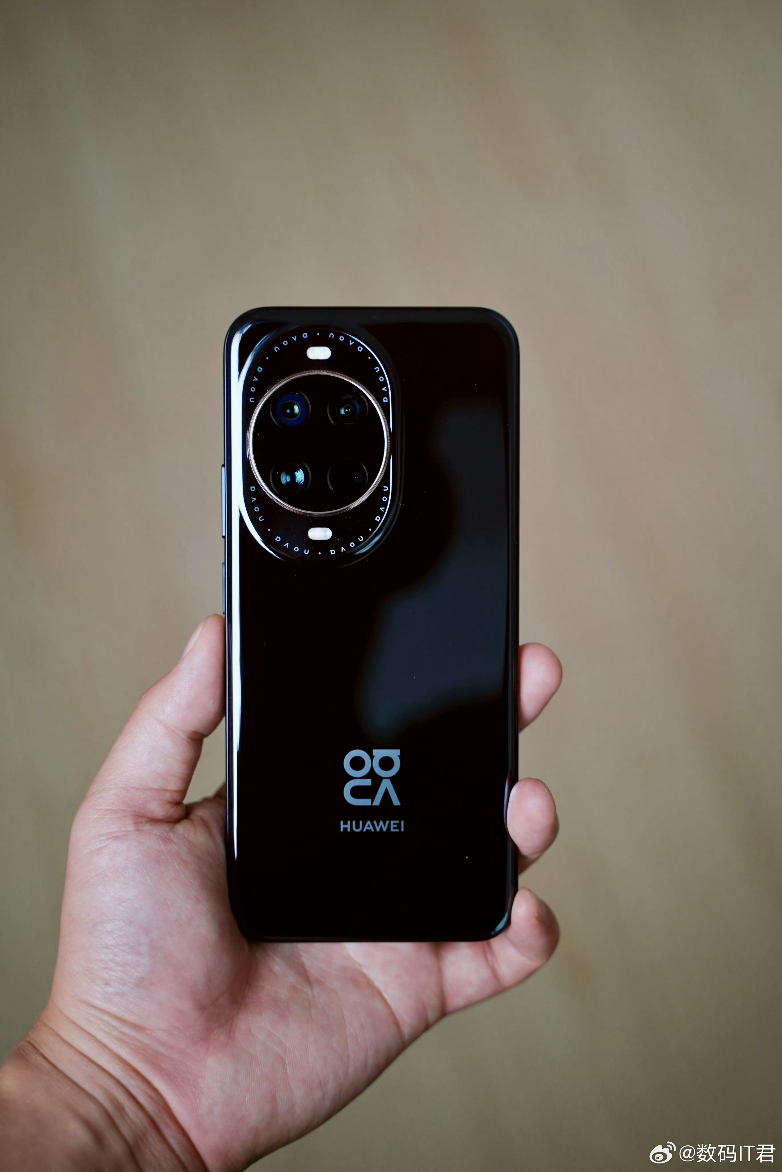 想入门华为手机体验鸿蒙6的小伙伴，建议优先看看nova 14Ultra，核心配置