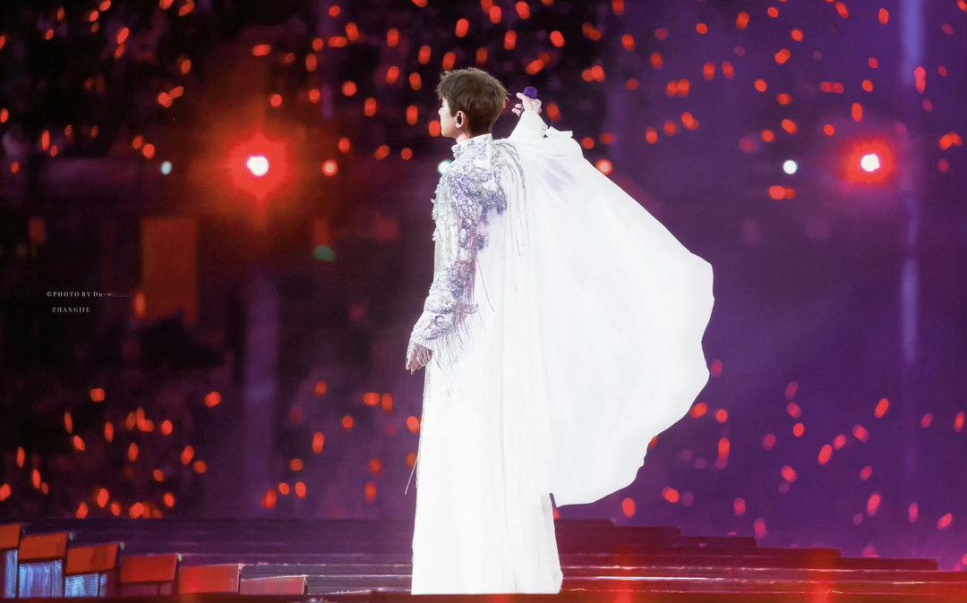 张杰 张杰演唱会舞台获法国设计金奖张杰演唱会舞台拿下法国设计金奖，这是对整场演出