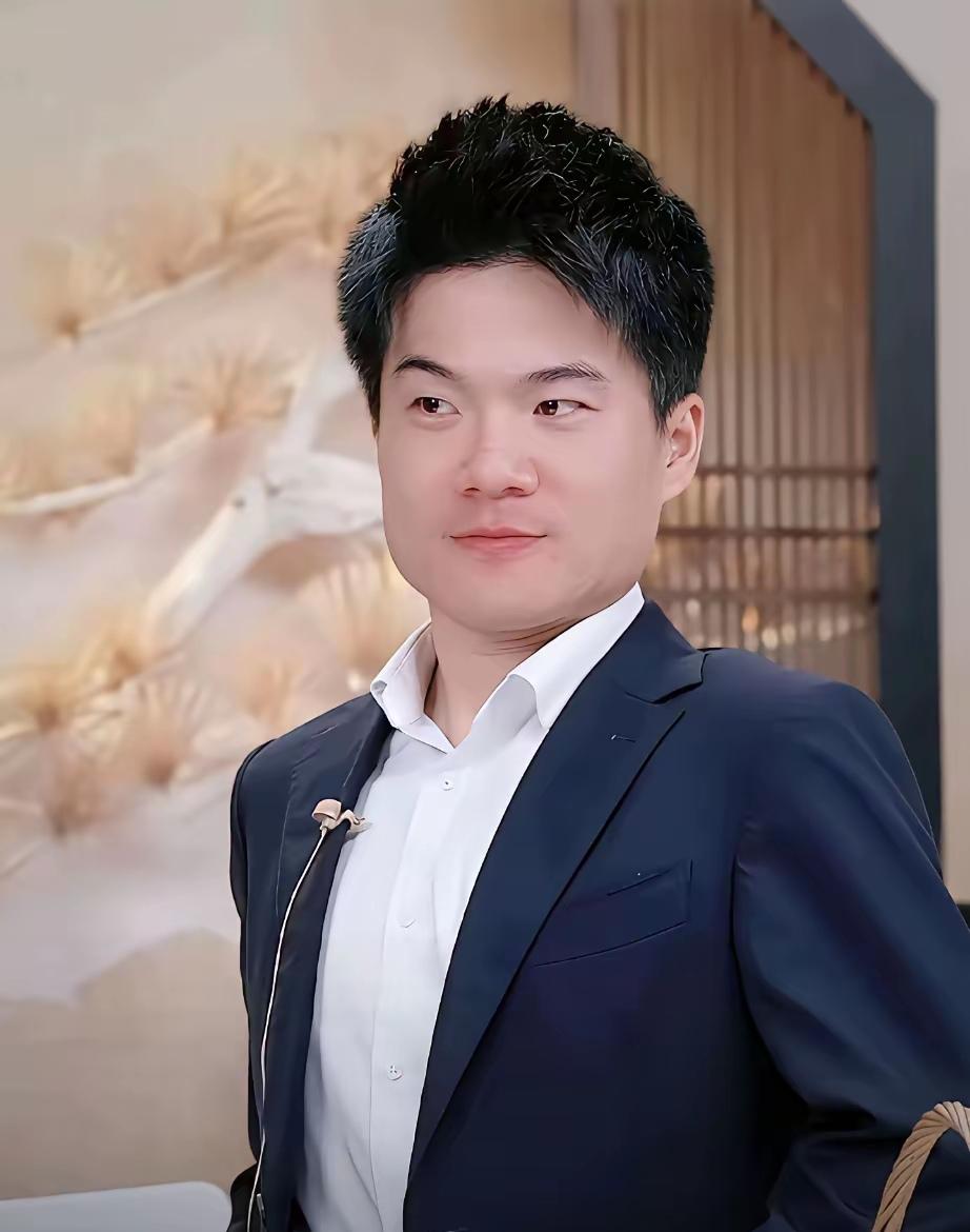 董宇辉能一直火，不是没道理。
 
你看老罗当年卖货，明明有翻车，但就因为他敢直接