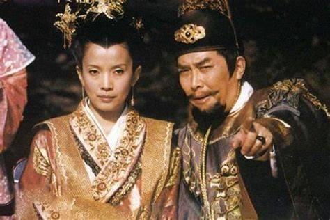 1376年，马皇后生日宴，朱元璋宴请群臣，当饭菜上桌时，刘伯温定睛一看，突然脸色
