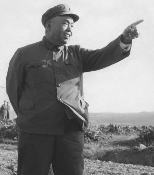 许世友被关禁闭，警卫排长送烧鸡，30年后，许世友推荐他当副司令

“1953年1