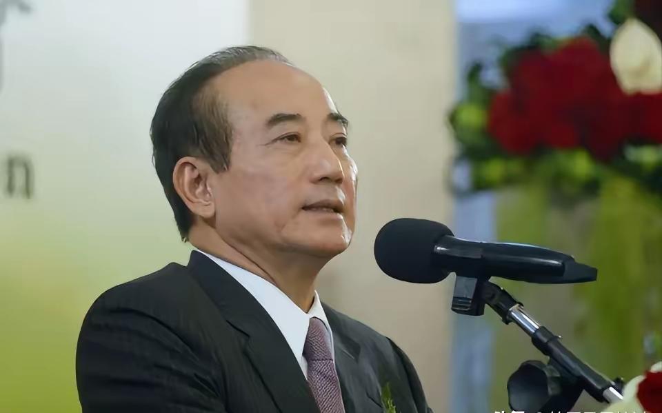 昨日，年过八旬的王金平铿锵表态：主权归一，防务外交归中央，民生经贸诸事皆可协商。
