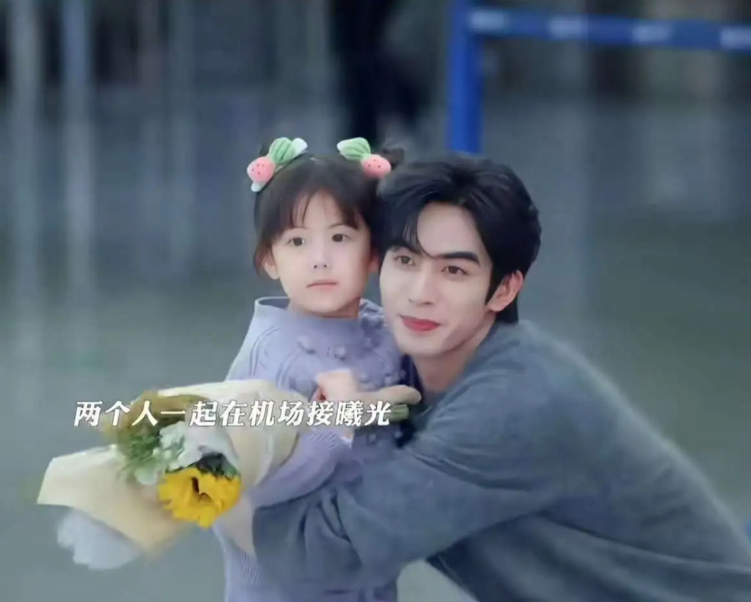 林屿森女儿 李雾女儿 难怪看着这个小朋友这么眼熟，原来也演过李雾的女儿