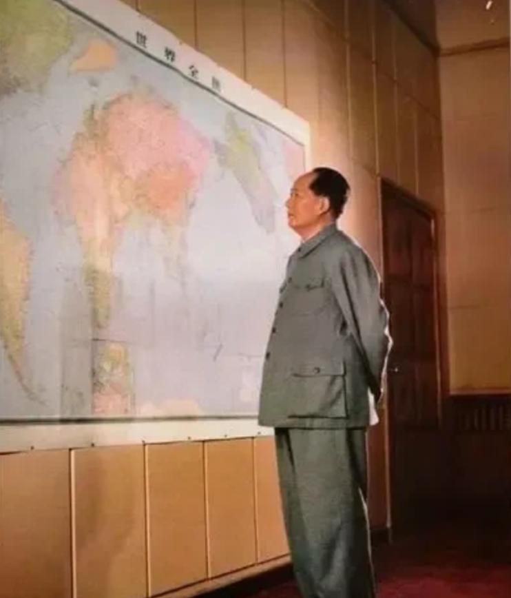 1969年7月，“中国北临苏联，南临印度，东临日本。如果他们联合起来，从四面八方