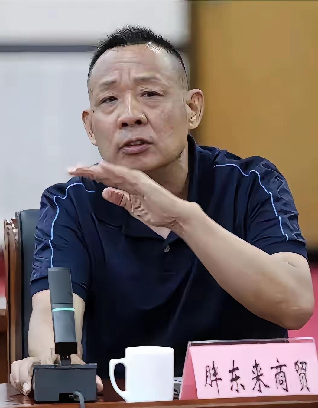 人一旦飘了，就不知道自己姓啥名谁了？

以前大家那么推崇胖东来，是因为它善待员工