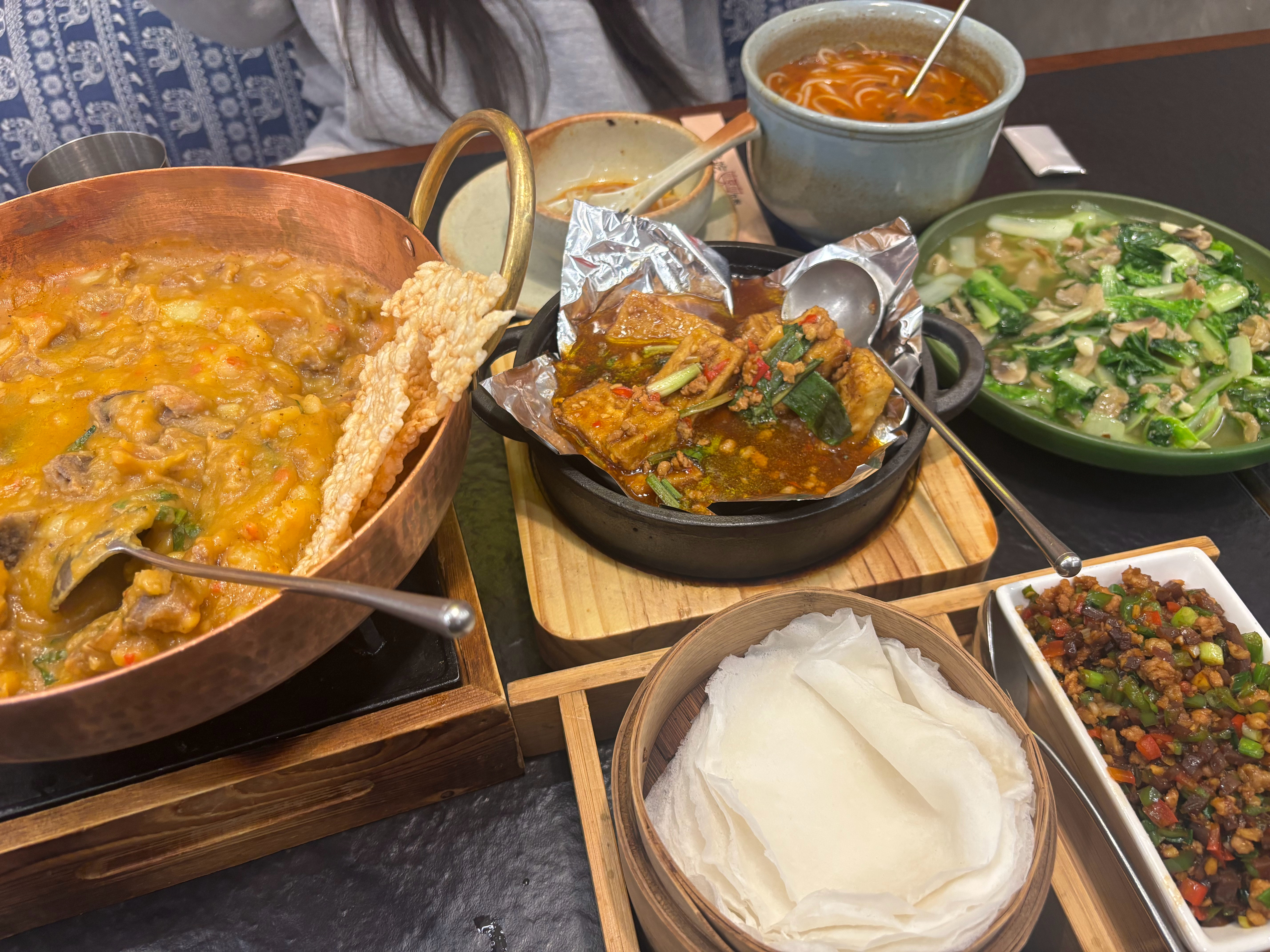 吃得辣中辣，才能对得起每一步。努力做回自己，总不能一直整些没营养的对吧？！特朗普