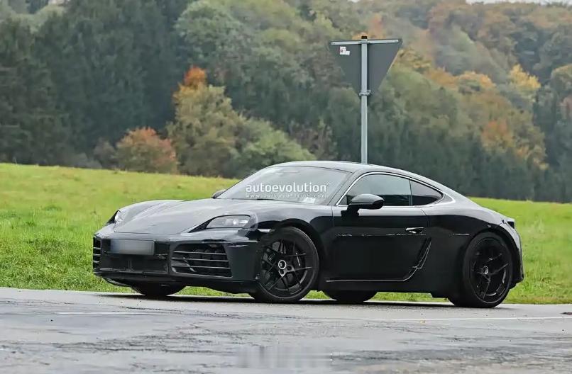 保时捷的纯电动 718 Boxster 和 718 Cayman已经研发多年，最