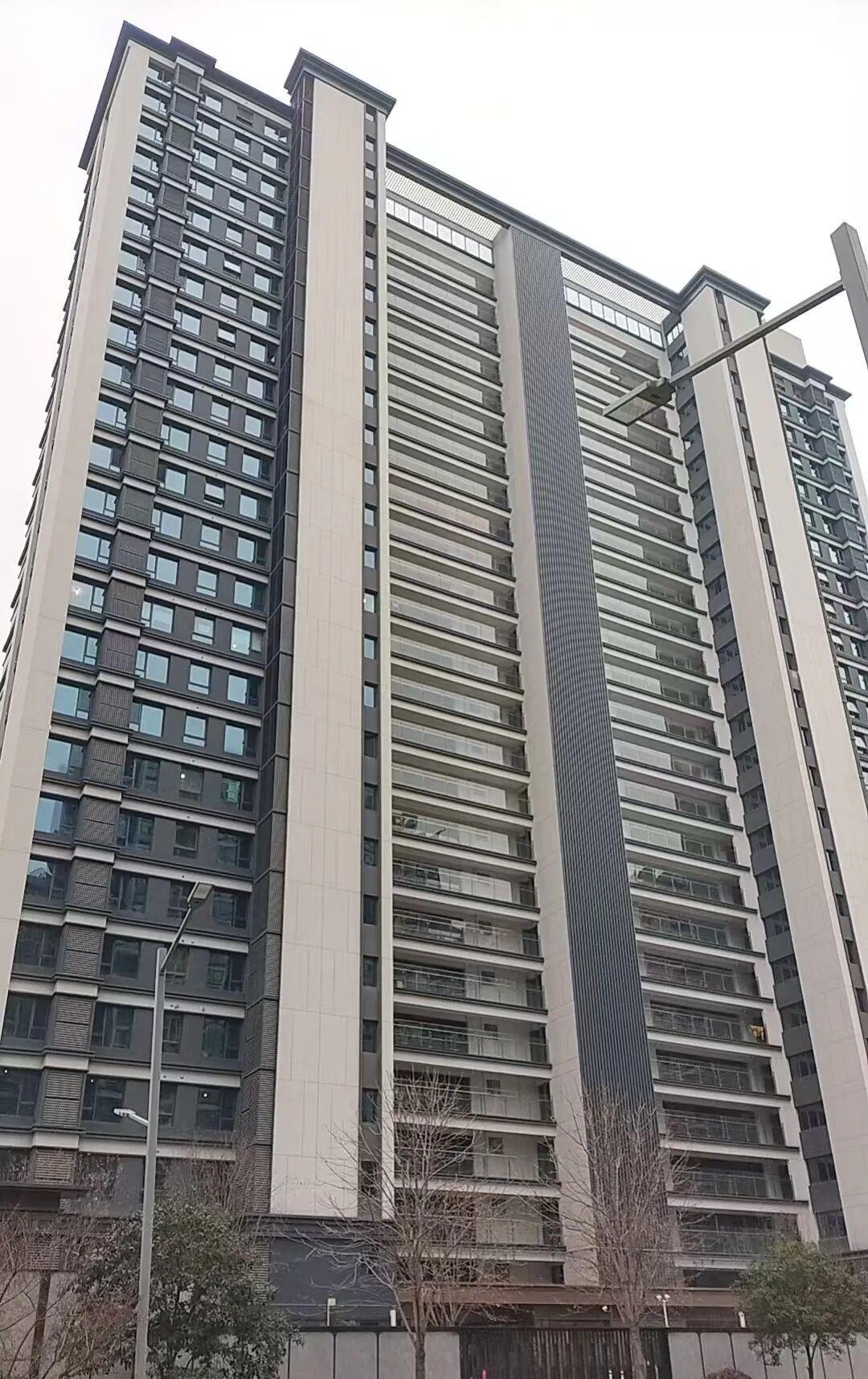 近日，西安高新区半岛上苑项目顺利通过竣工验收，为后续工程正式交付打下了坚实基础！