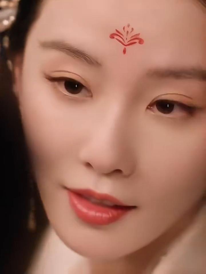 自己都想笑。
悄悄嘴。
好娇弱，真的好娇弱。这是什么？特意为你准备的催情香。王权