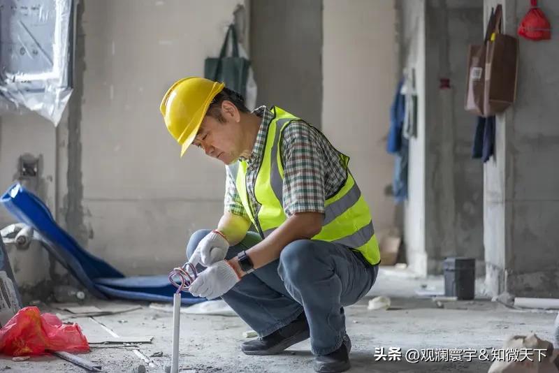 39岁装修工饭后猝死，从头到尾不到十分钟
 
一名39岁中年男人，前一秒还在家正
