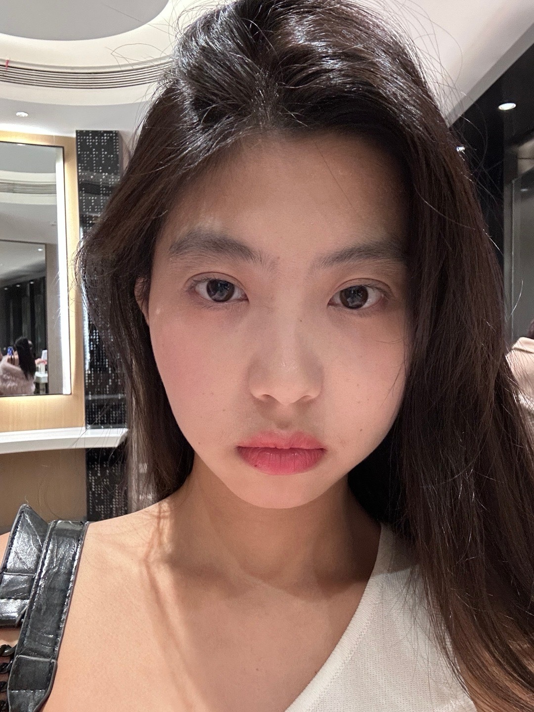 谁摔跤把自己脸蛋摔肿的[酸] 
