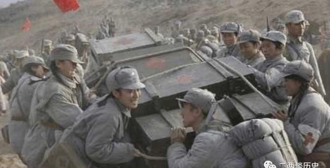 1943年，王近山随手消灭180名日军，但在清点战利品时，战士却疑惑道：“枪呢？
