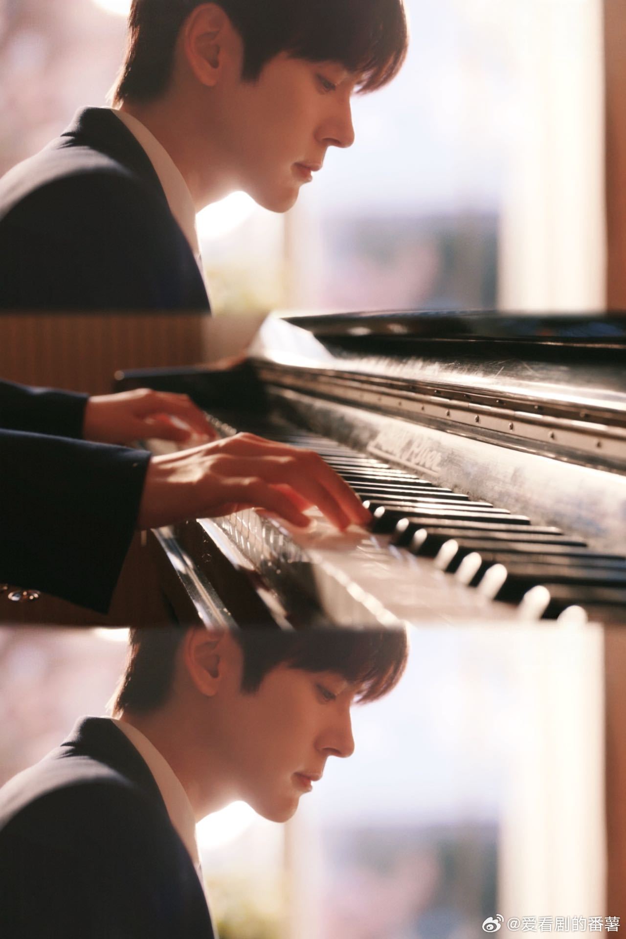 白日提灯定档你是迟来的欢喜定档这个3月底有些美妙啊，魏哲鸣两种不同的风格惊喜满满