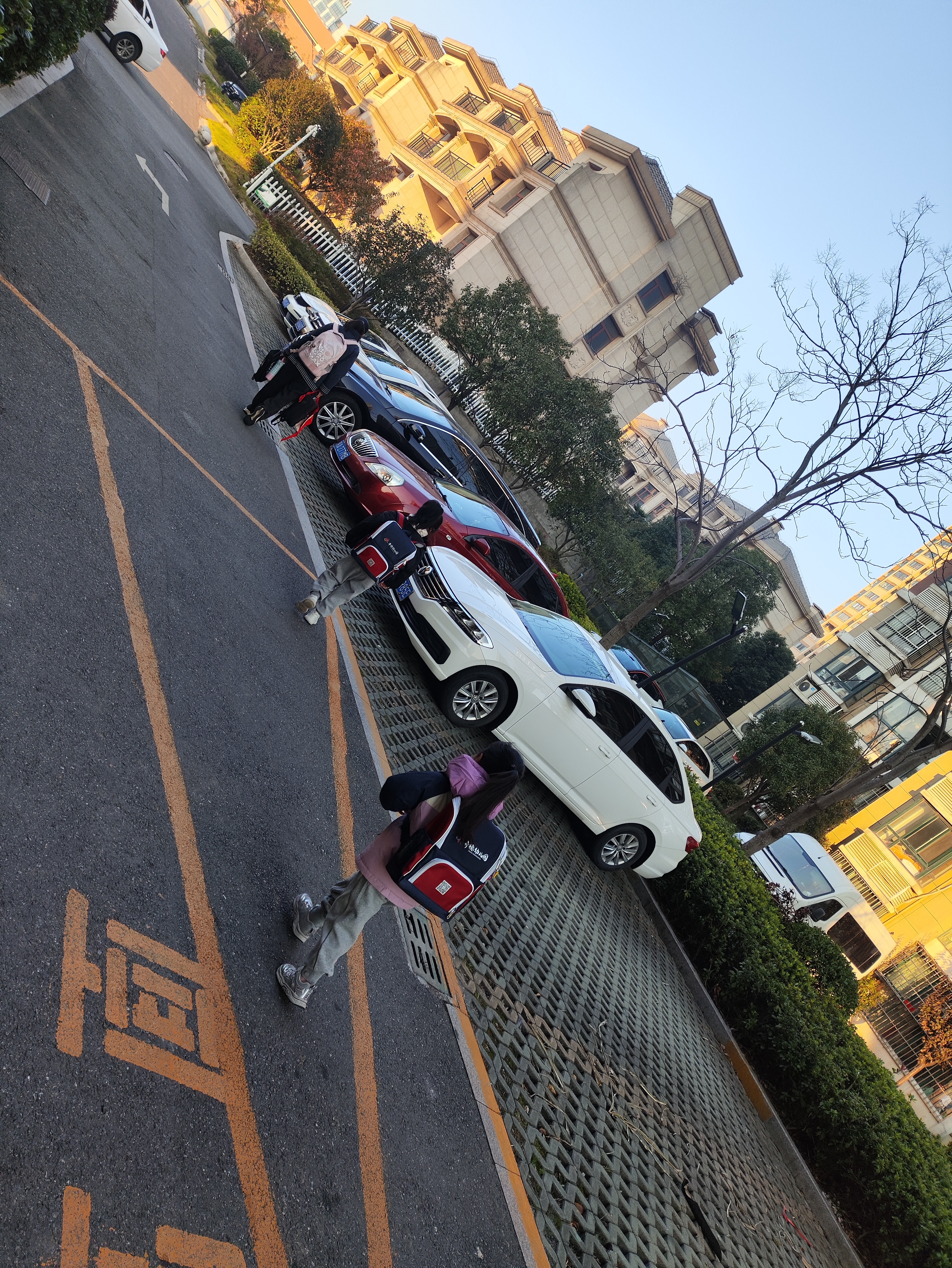 今儿个，好好学习，今年的事儿做对了一半，另外一半的一半还是错在了欲望，再次证明了