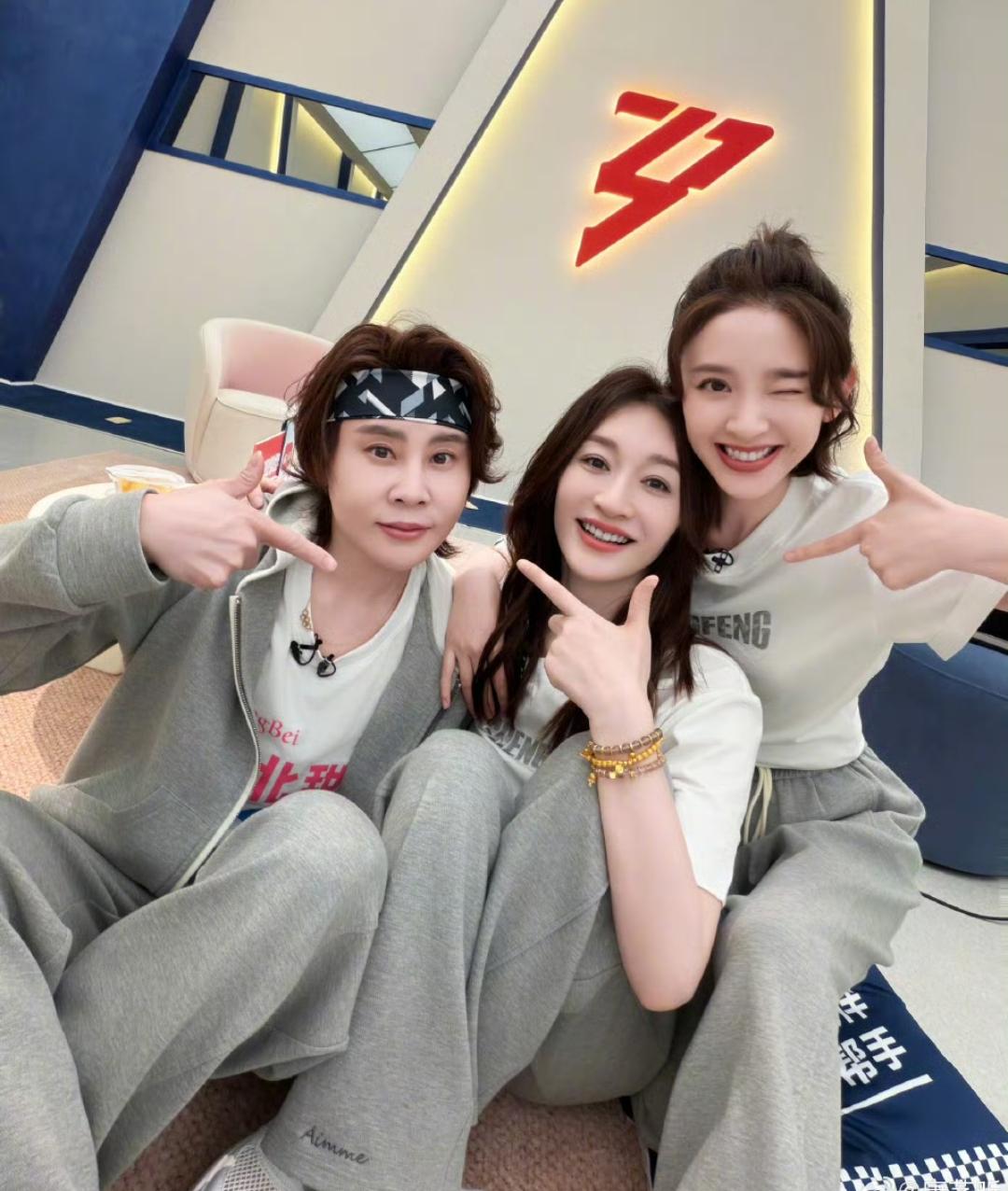 天哪！《浪姐7》一公的《心愿便利贴》直接全开麦了，李小冉、唐艺昕、王濛带来了一种