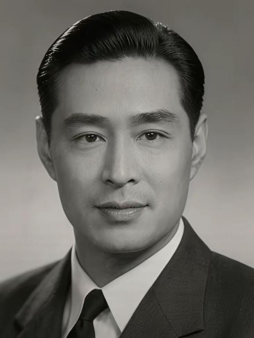 金焰不但婚内出轨，还跟外面的女人有了孩子，秦怡明明知道这些，为什么还在金焰生病后