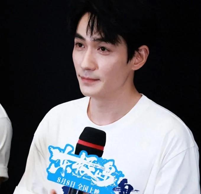 朱一龙“打脸”质疑！首映发言全网刷屏

曾一年演16部剧却默默无闻，顶着“花瓶”