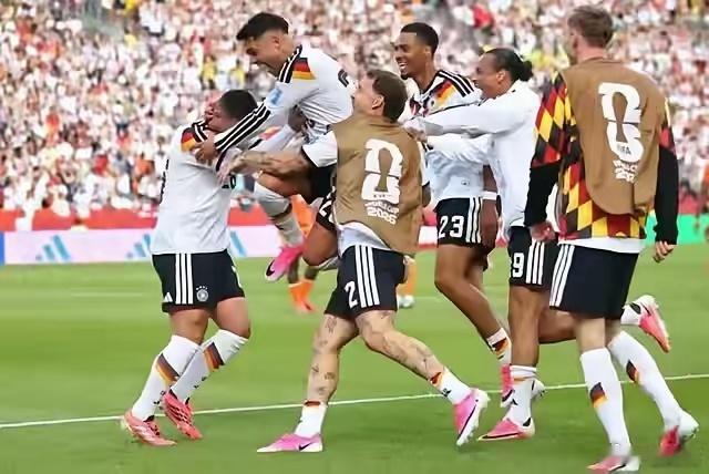 德国绝杀进球补时绝杀！德国2-1逆转科特迪瓦，惊险提前晋级淘汰赛美加墨世界杯E组