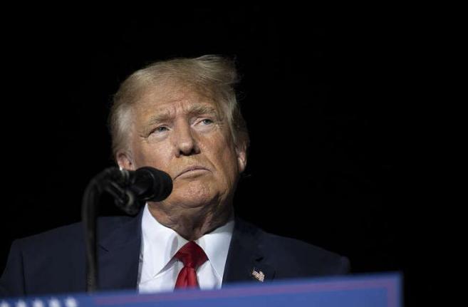 谁能想到，那座维持了半个世纪的“石油美元”大厦，裂缝竟然大到快要遮不住了！
最近