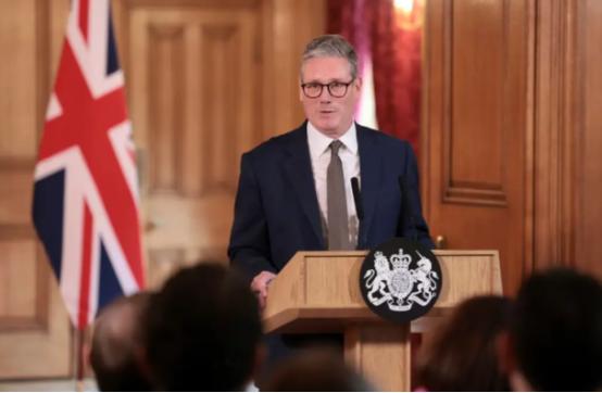 最近国际上局势一直没消停，不少人都在猜英国到底会不会跟着卷进更大的战火里，各种猜